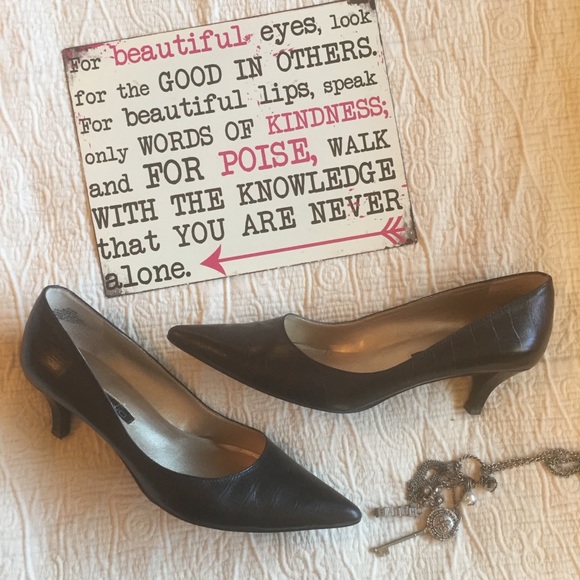 Bandolino Shoes - Bandolino BDBERRY Kitten Heel Pumps